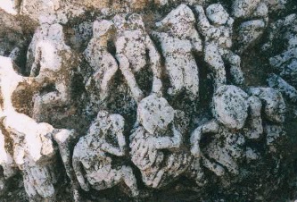 Slontah temple. Heads