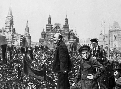 Leninas demonstracijoje