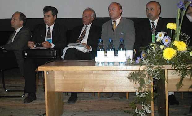 Seimas ir vyriausyb. Ketvirtas i kairs - Gudauskas