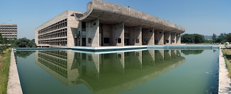 andigarho asambljos pastatas