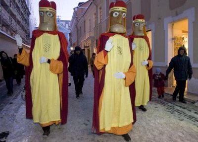 Trys karaliai: persirengliai