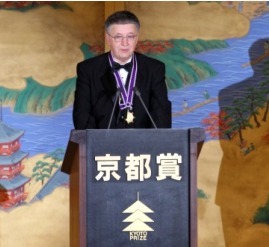 Laszlo Lovasz is getting Kyoto Prize