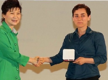 Maryam Mirzakhani gets prize